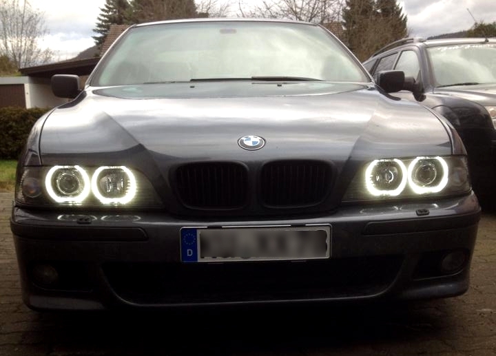 Angel Eyes Scheinwerfer für 5er BMW E39 in Schwarz ADTuning